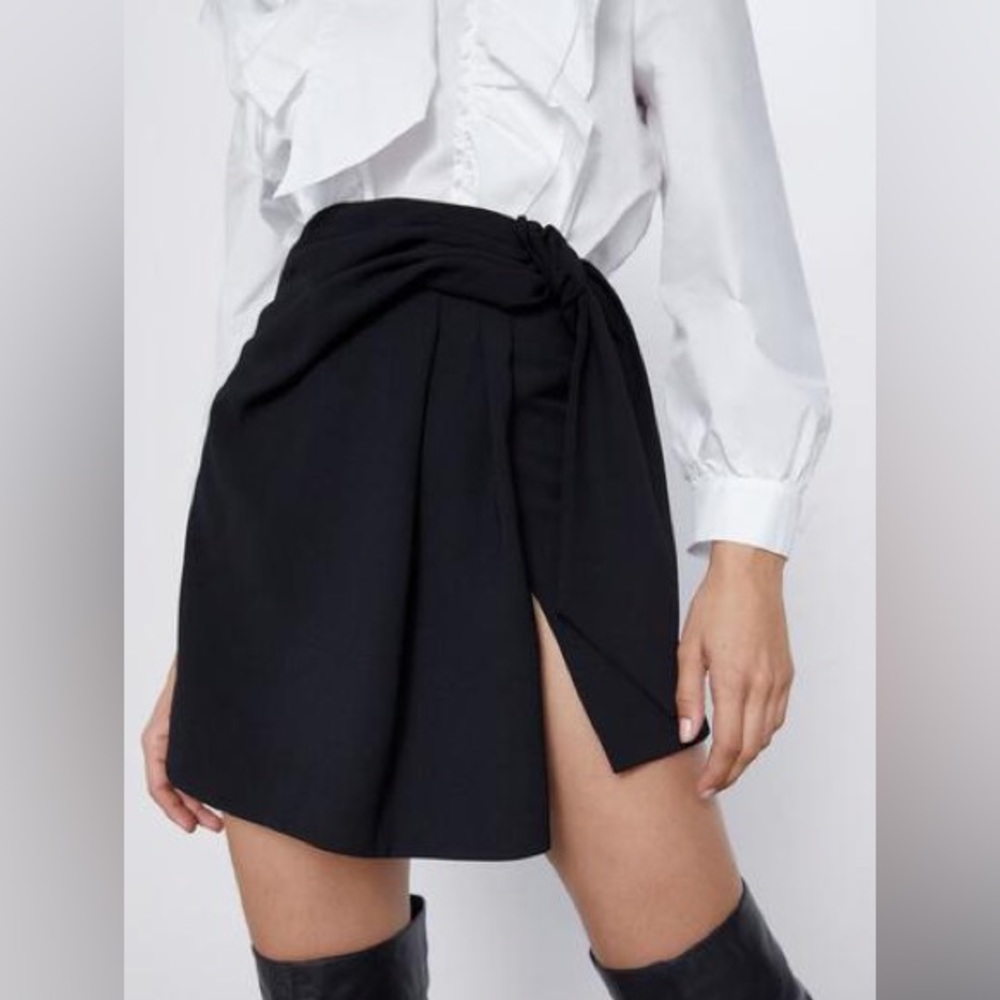 NWT ZARA SIDE KNOTTED SKORT 🖤
